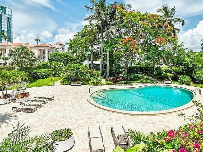 3951 Gulf Shore Blvd N 1005, Naples, FL 34103-39