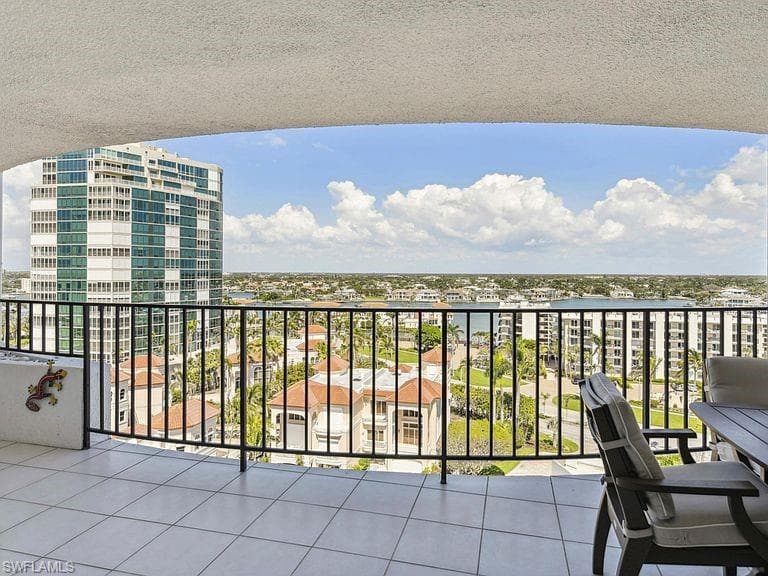 3951 Gulf Shore Blvd N 1005, Naples, FL 34103-40