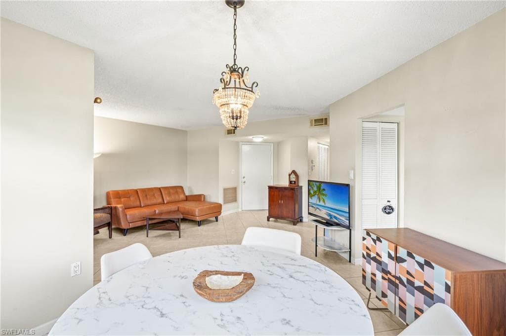 1512 Mainsail Dr 10, Naples, FL 34114-9