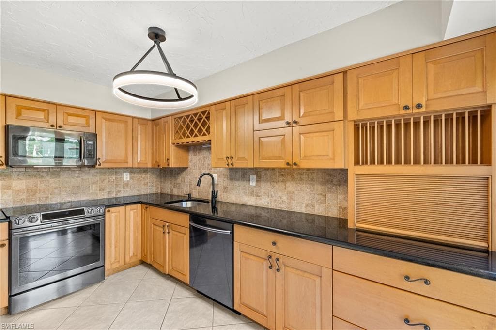 1512 Mainsail Dr 10, Naples, FL 34114-12