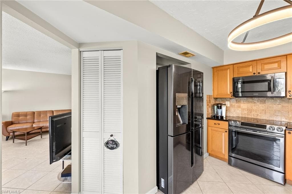 1512 Mainsail Dr 10, Naples, FL 34114-13