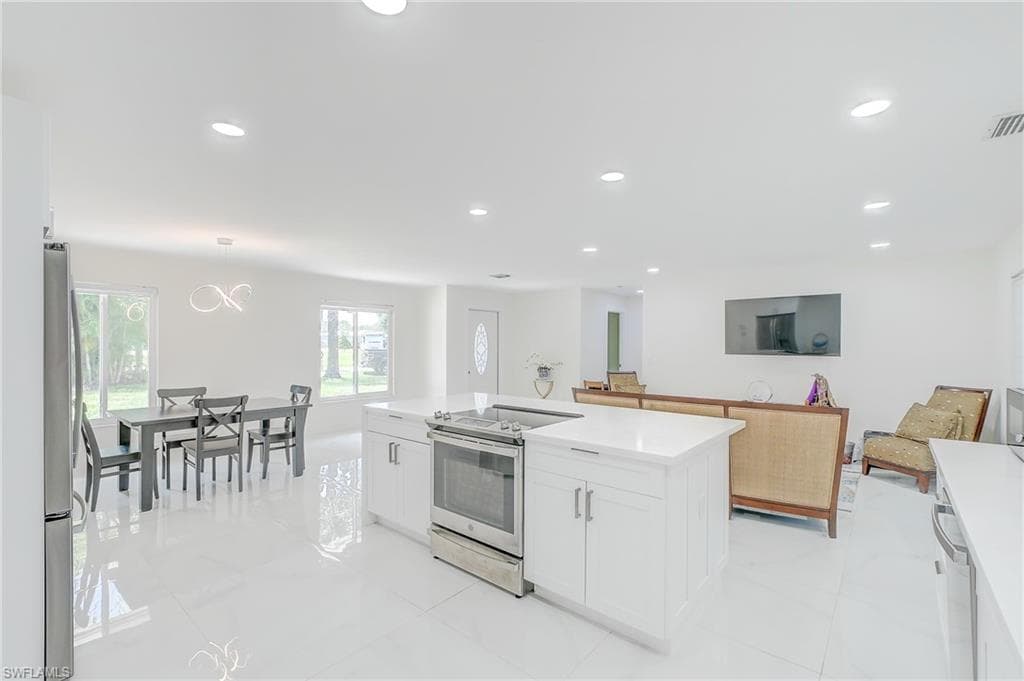 2256 Violet Dr, Fort Myers, FL 33905-20