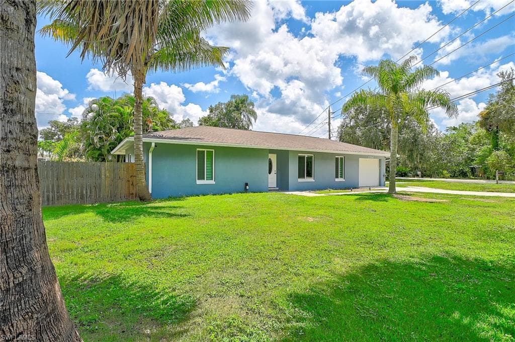 2256 Violet Dr, Fort Myers, FL 33905-3