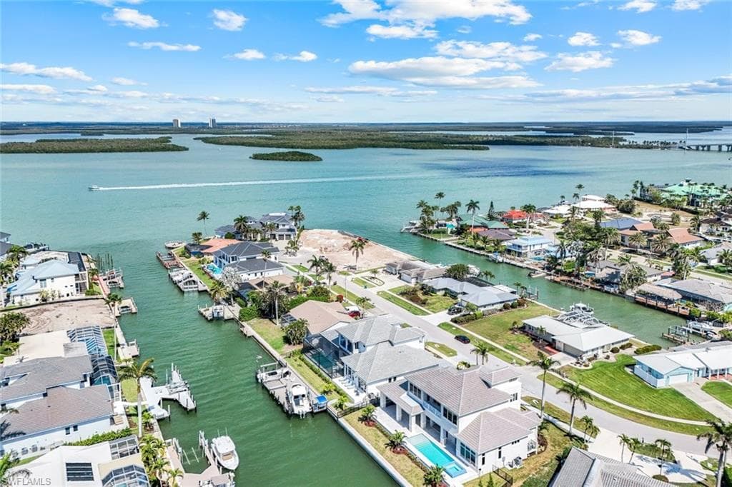 954 Sundrop Ct, Marco Island, FL 34145-45