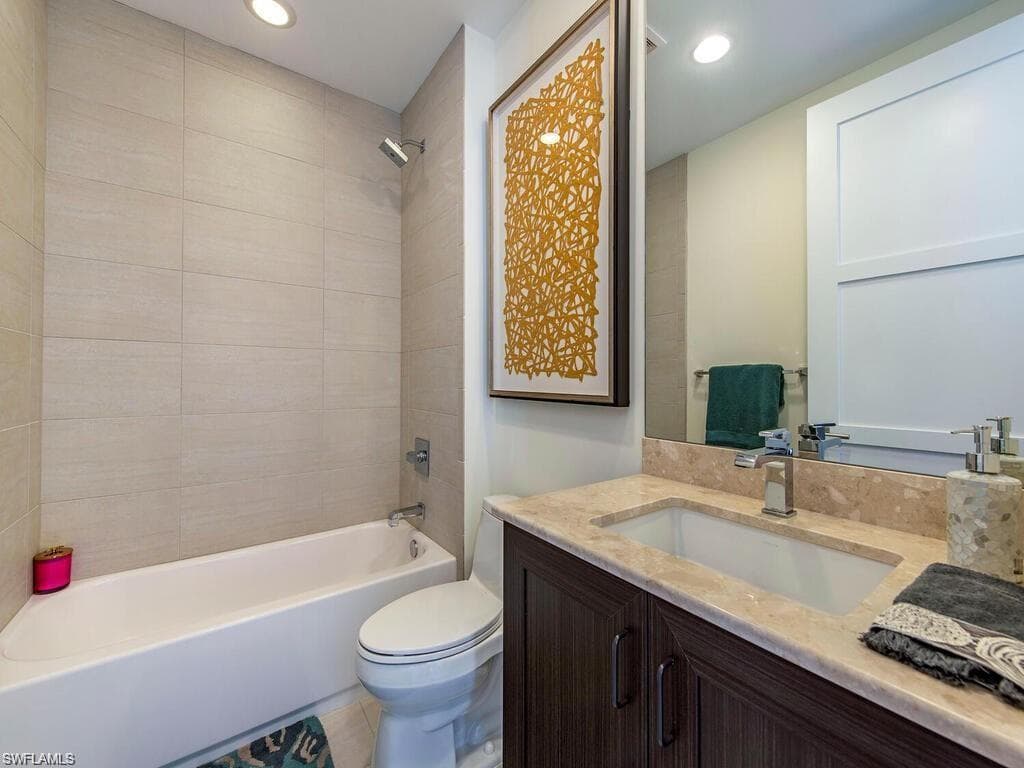1030 3rd Ave S 406, Naples, FL 34102-11