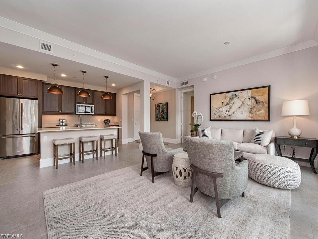 1030 3rd Ave S 406, Naples, FL 34102-1