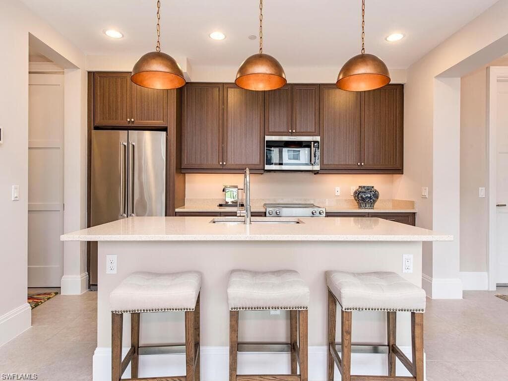 1030 3rd Ave S 406, Naples, FL 34102-8