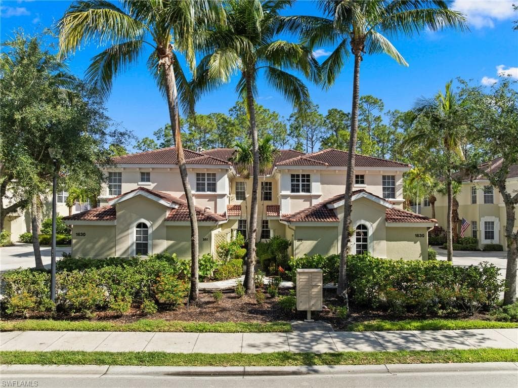 1630 Tarpon Bay Dr S 102, Naples, FL 34119-1