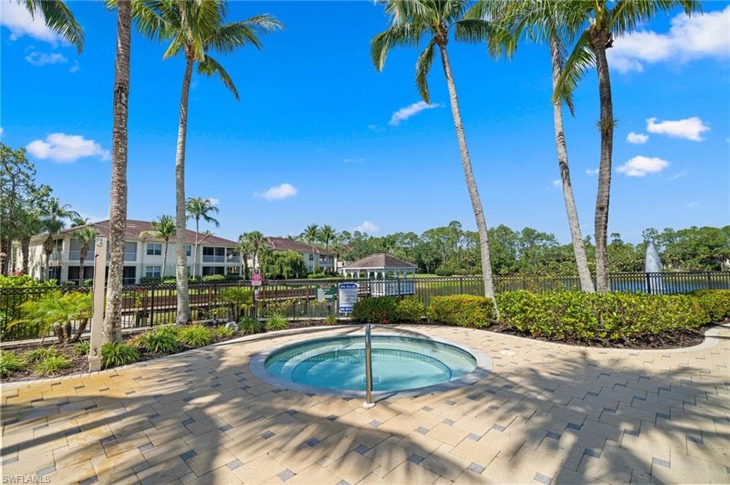 1630 Tarpon Bay Dr S 102, Naples, FL 34119-51
