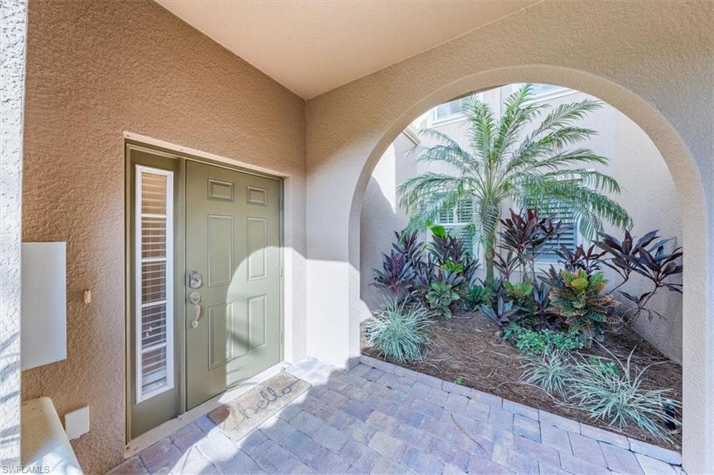 9528 Ironstone Ter 201, Naples, FL 34120-3