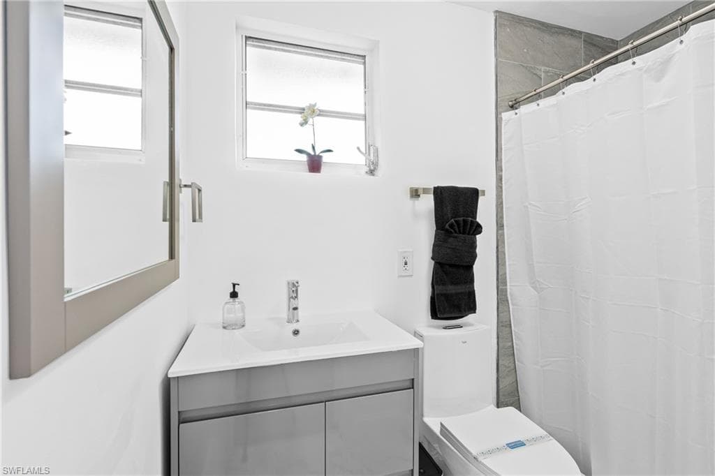 3303 6th St SW, Lehigh Acres, FL 33976-30