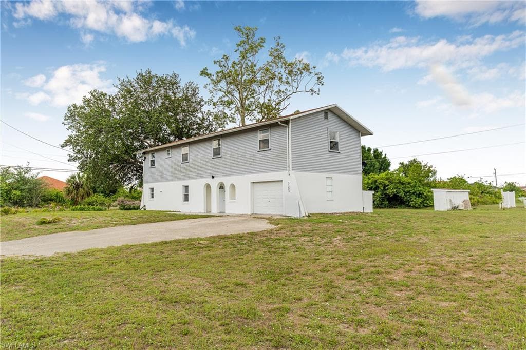 3303 6th St SW, Lehigh Acres, FL 33976-8