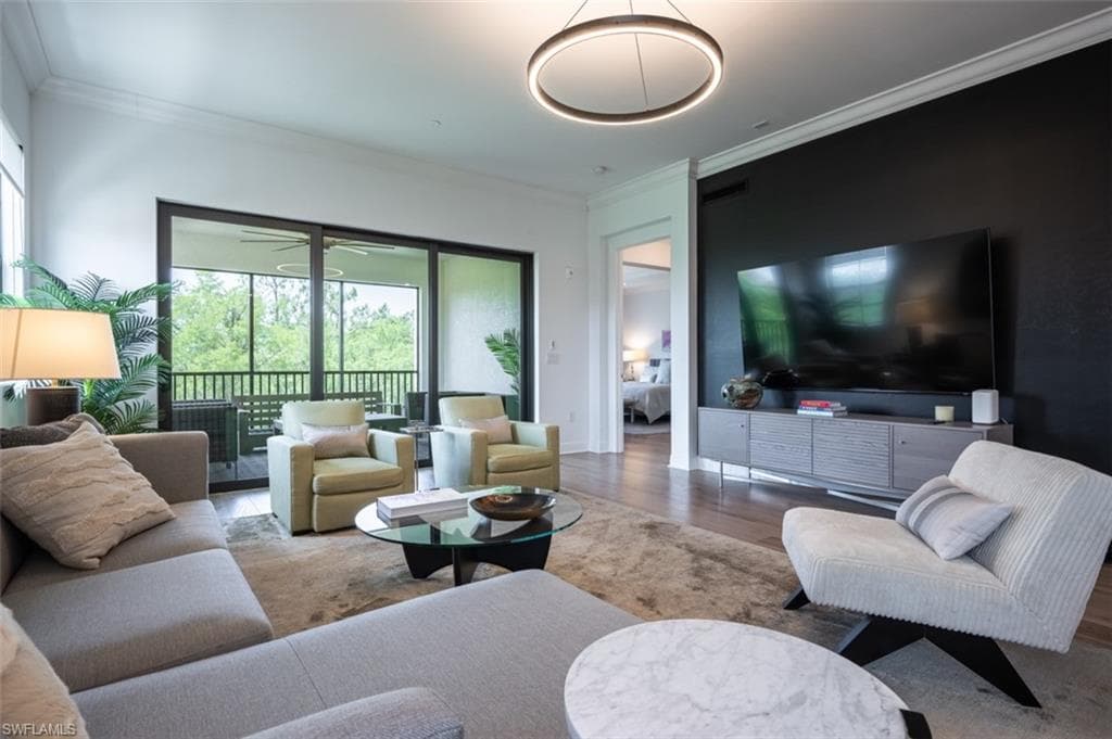 16360 Viansa Way 8-201, Naples, FL 34110-11