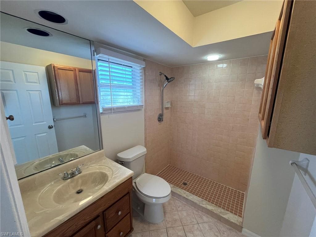 1706 Forest Lakes Blvd, Naples, FL 34105-13