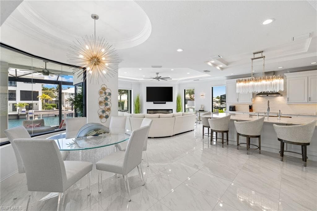 279 Heron Ave, Naples, FL 34108-9