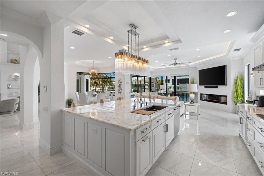 279 Heron Ave, Naples, FL 34108-12