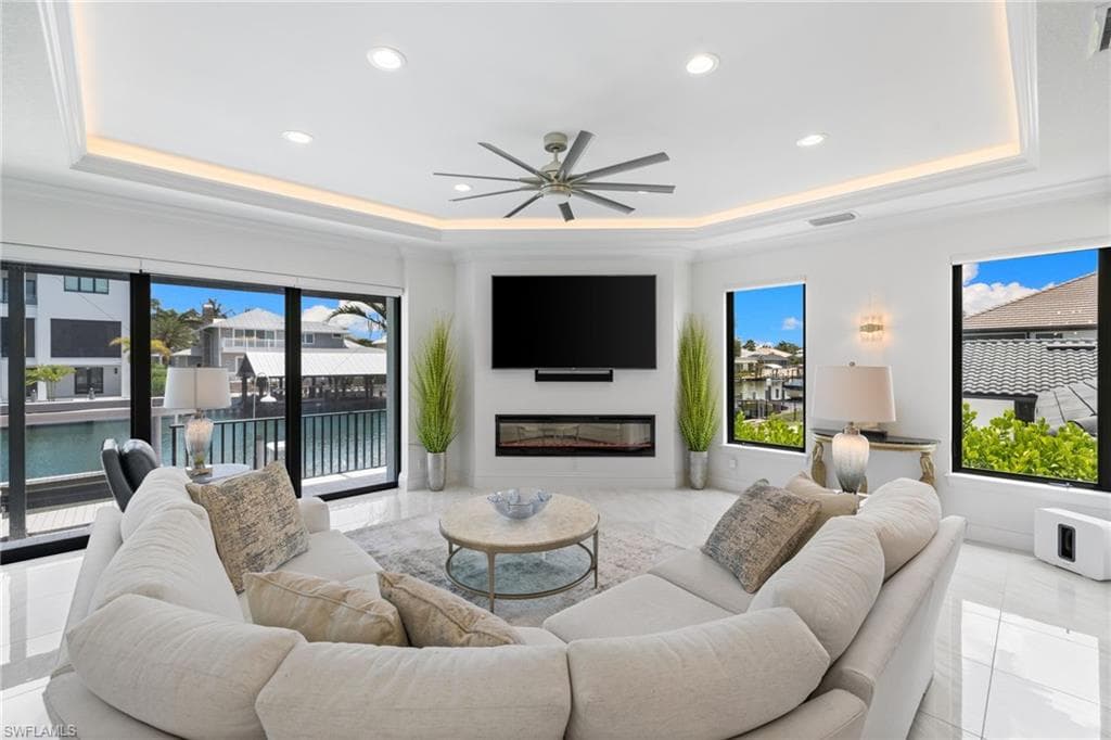 279 Heron Ave, Naples, FL 34108-14