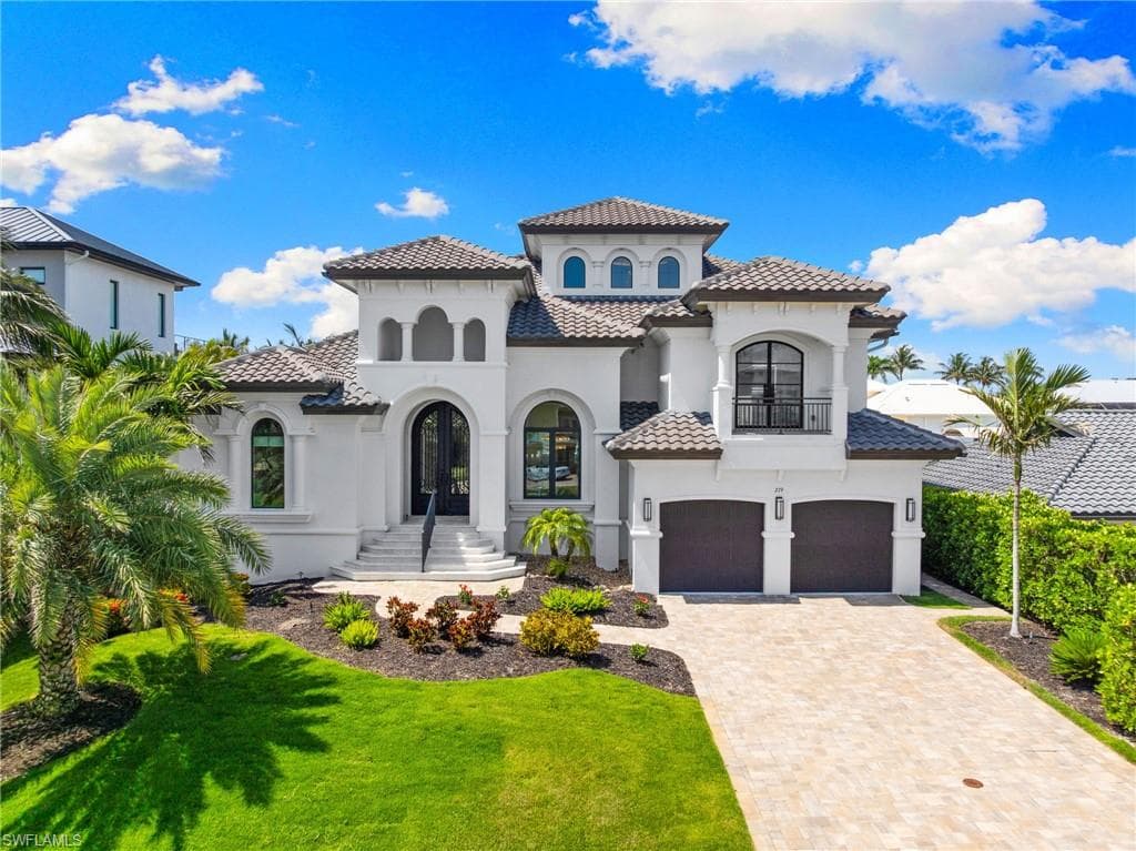 279 Heron Ave, Naples, FL 34108-2