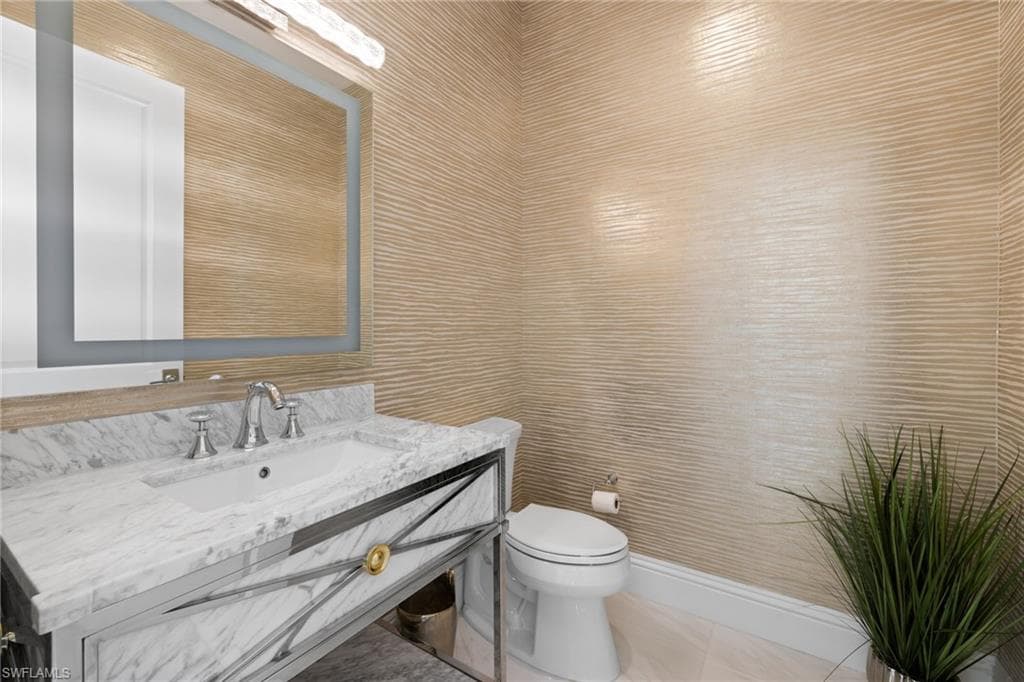 279 Heron Ave, Naples, FL 34108-31