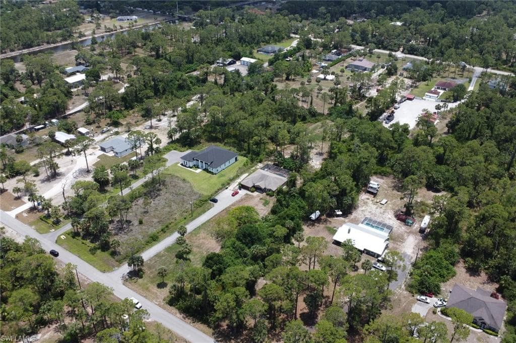 2070 20th Ave NE, Naples, FL 34120-9