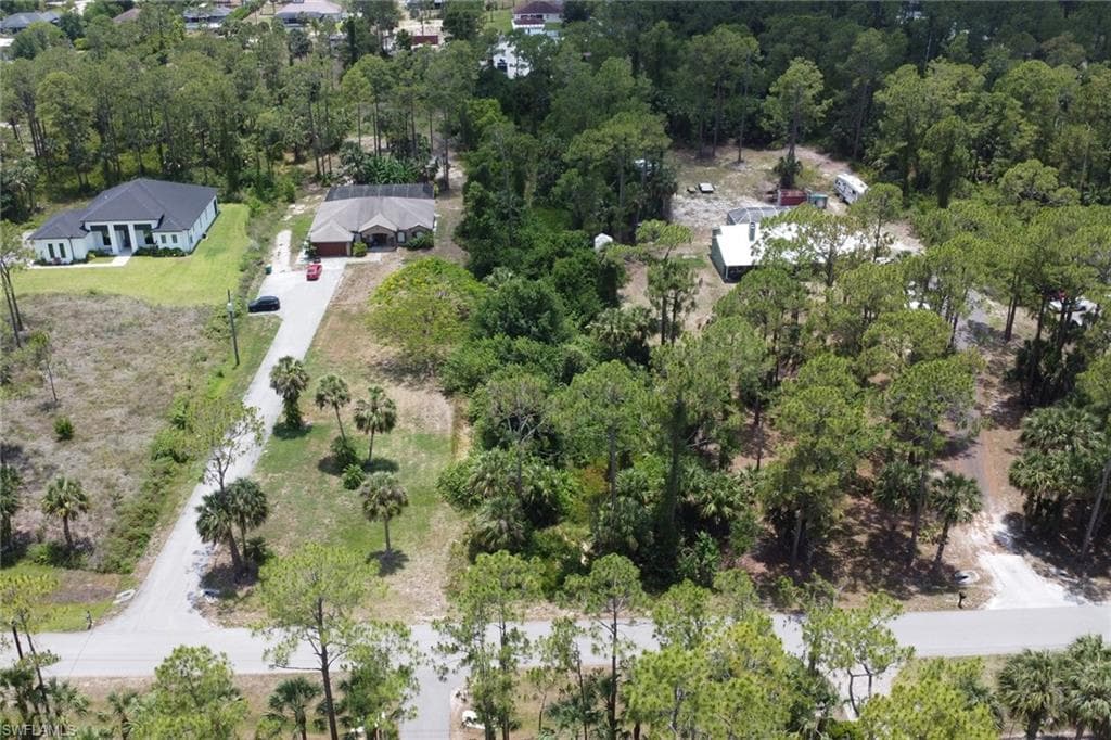 2070 20th Ave NE, Naples, FL 34120-4