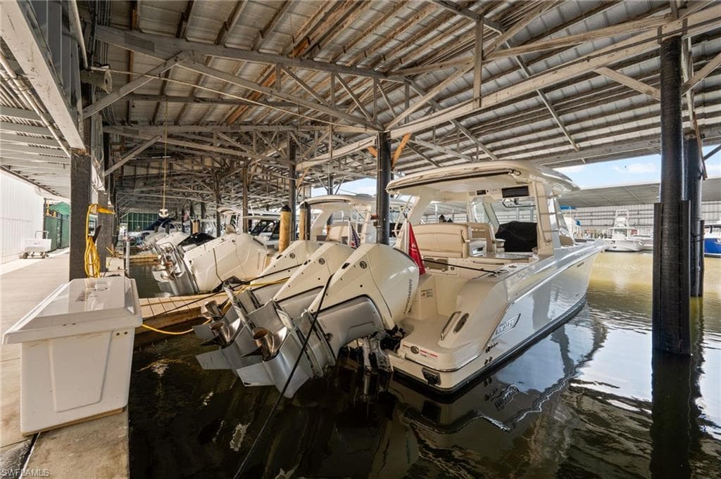 705 11th St S, Naples, FL 34102-2