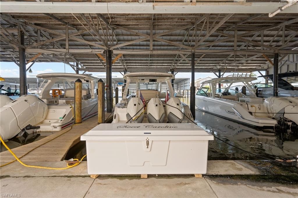 705 11th St S, Naples, FL 34102-3