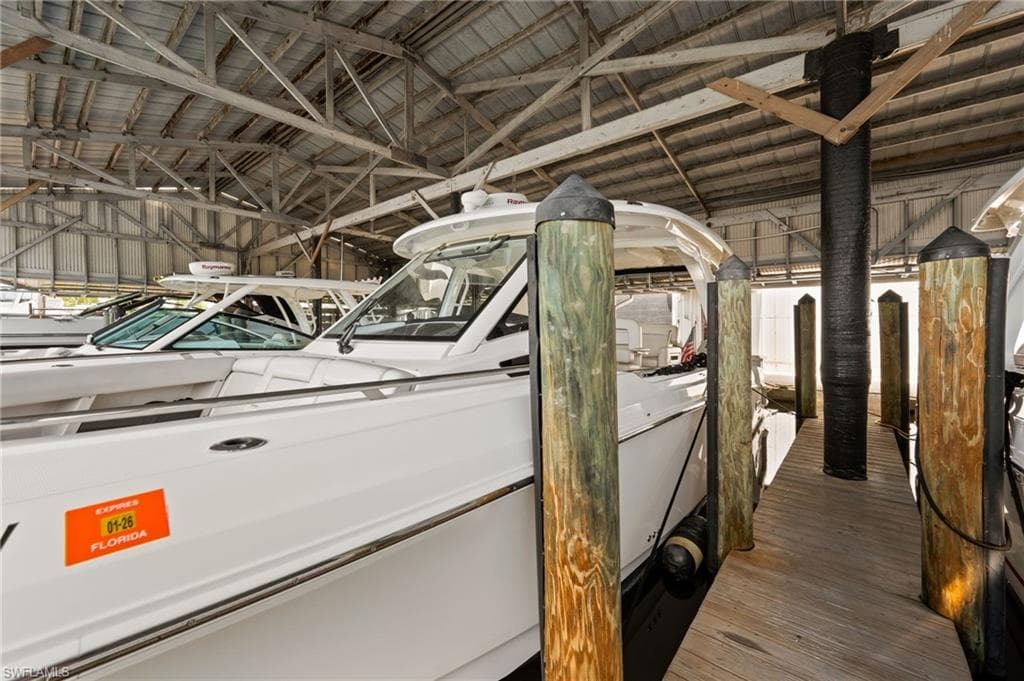 705 11th St S, Naples, FL 34102-6