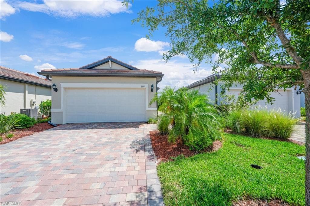 16661 Rolling Rock Blvd, Alva, FL 33920-1