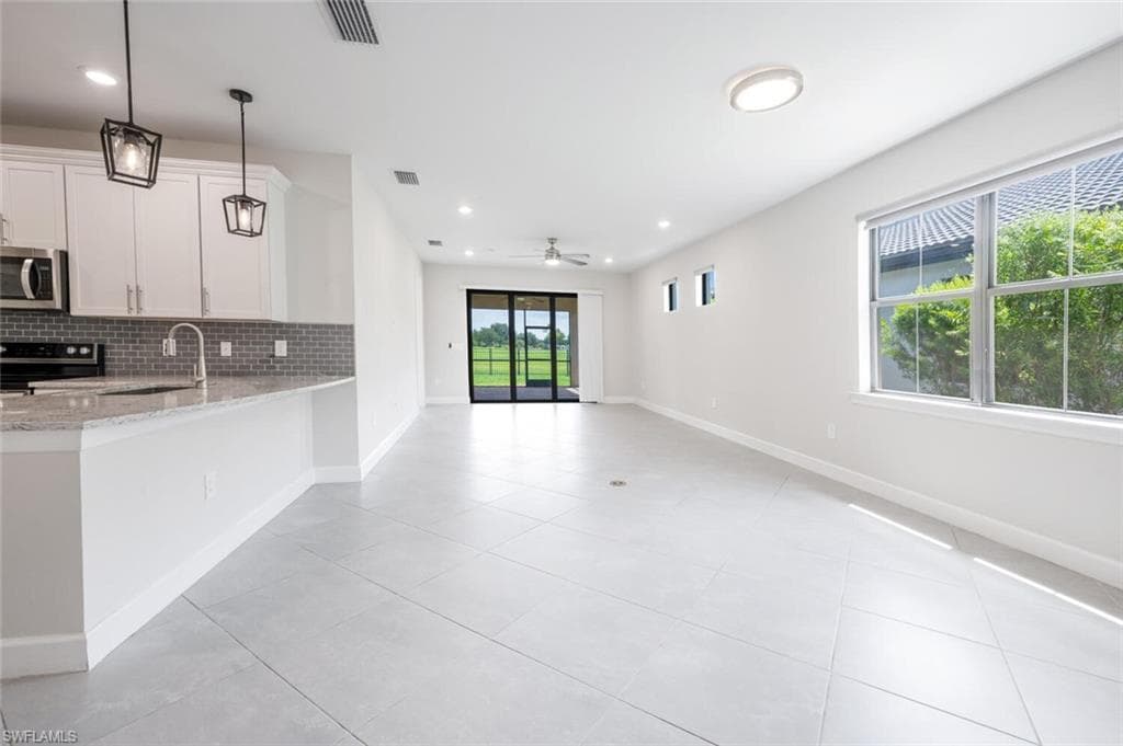 16661 Rolling Rock Blvd, Alva, FL 33920-4