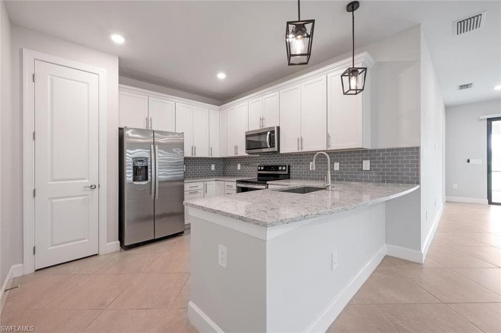 16661 Rolling Rock Blvd, Alva, FL 33920-6