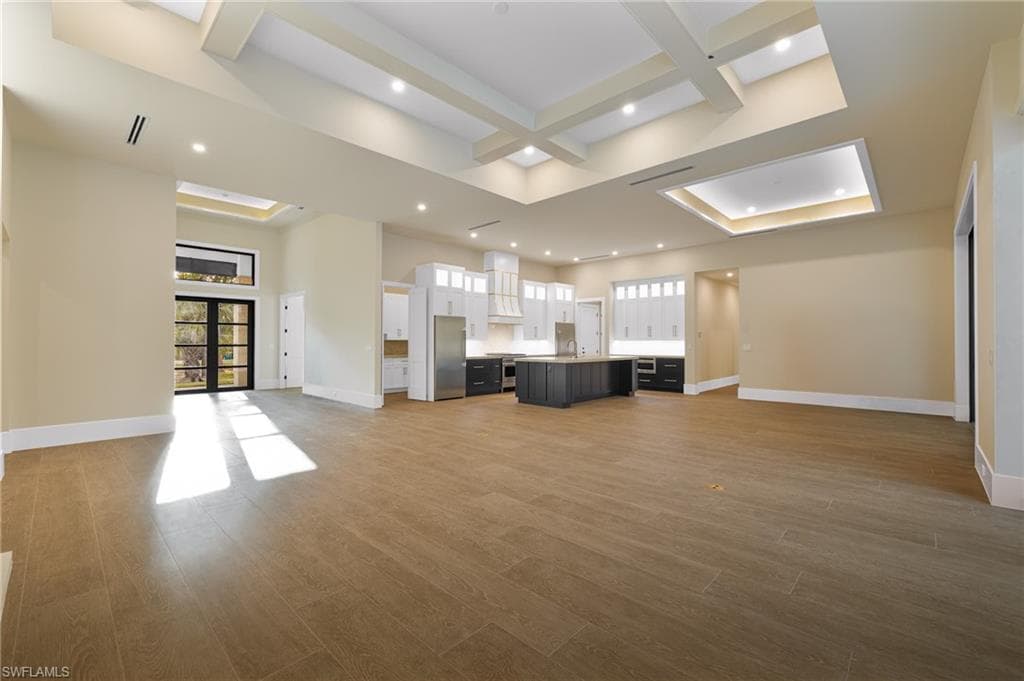 524 13th St SW, Naples, FL 34117-9