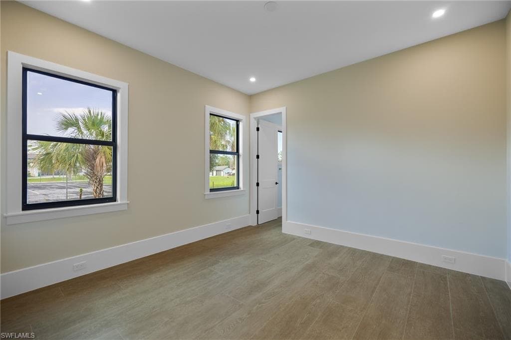 524 13th St SW, Naples, FL 34117-14