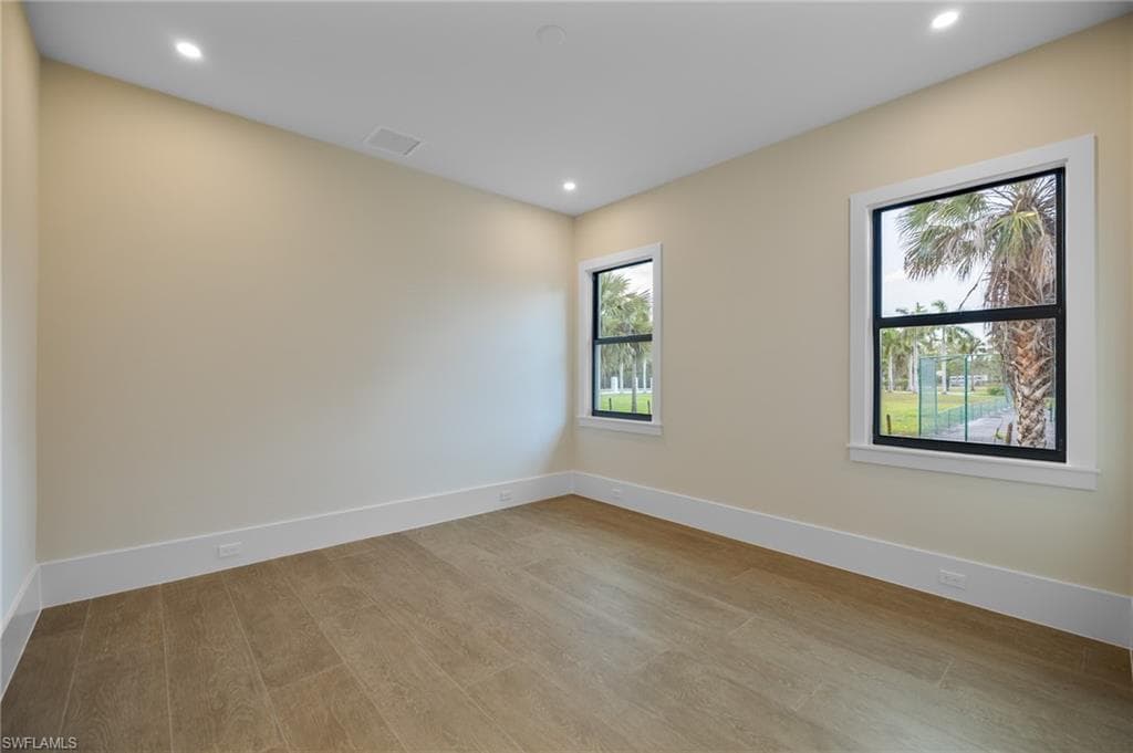 524 13th St SW, Naples, FL 34117-16