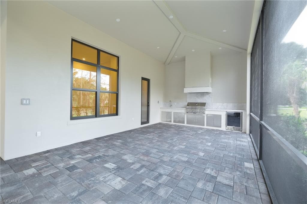 524 13th St SW, Naples, FL 34117-24