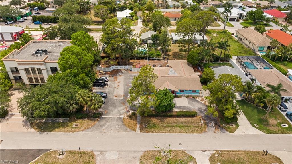 860 102nd Ave N, Naples, FL 34108-5
