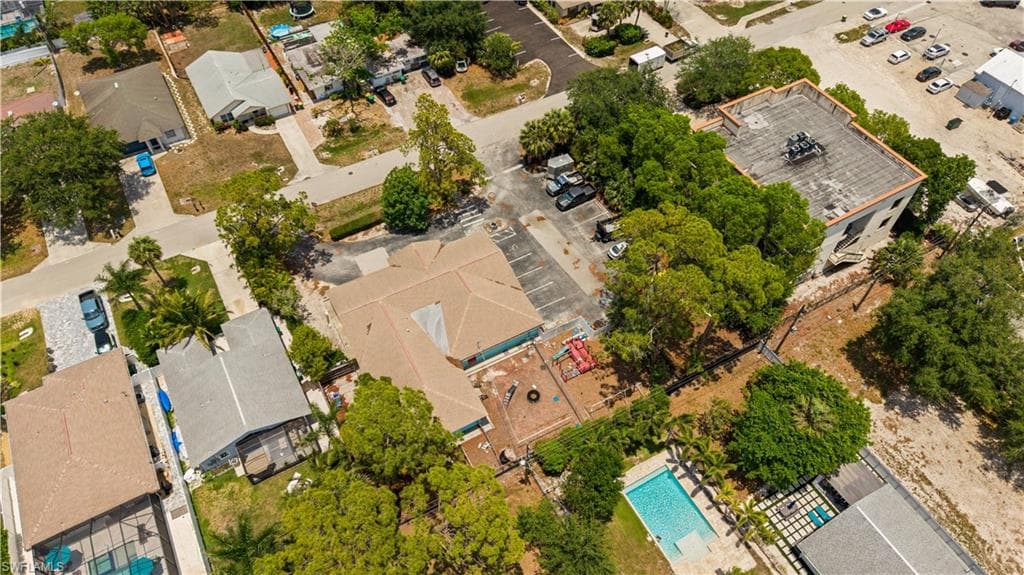 860 102nd Ave N, Naples, FL 34108-6
