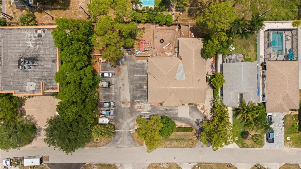 860 102nd Ave N, Naples, FL 34108-7