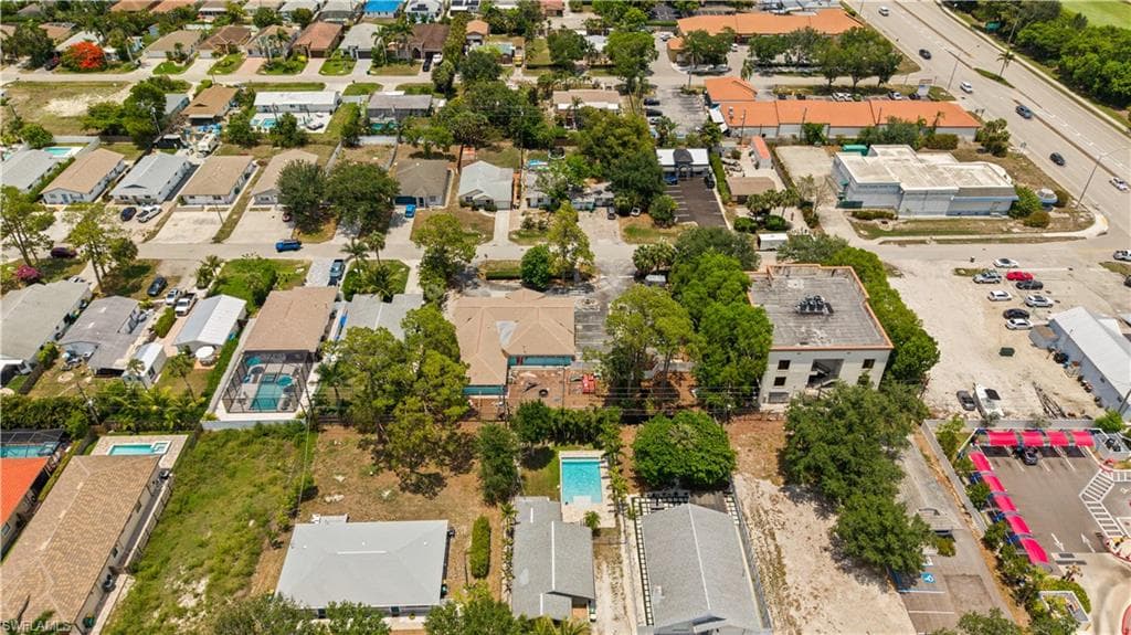 860 102nd Ave N, Naples, FL 34108-8