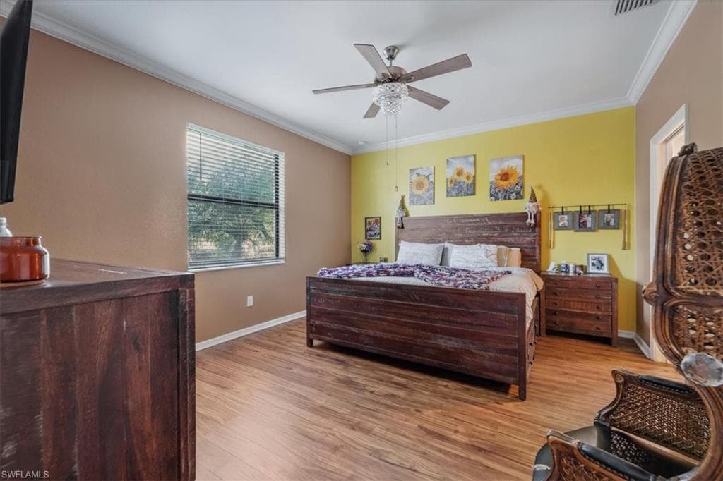 9052 Glenforest Dr, Naples, FL 34120-14