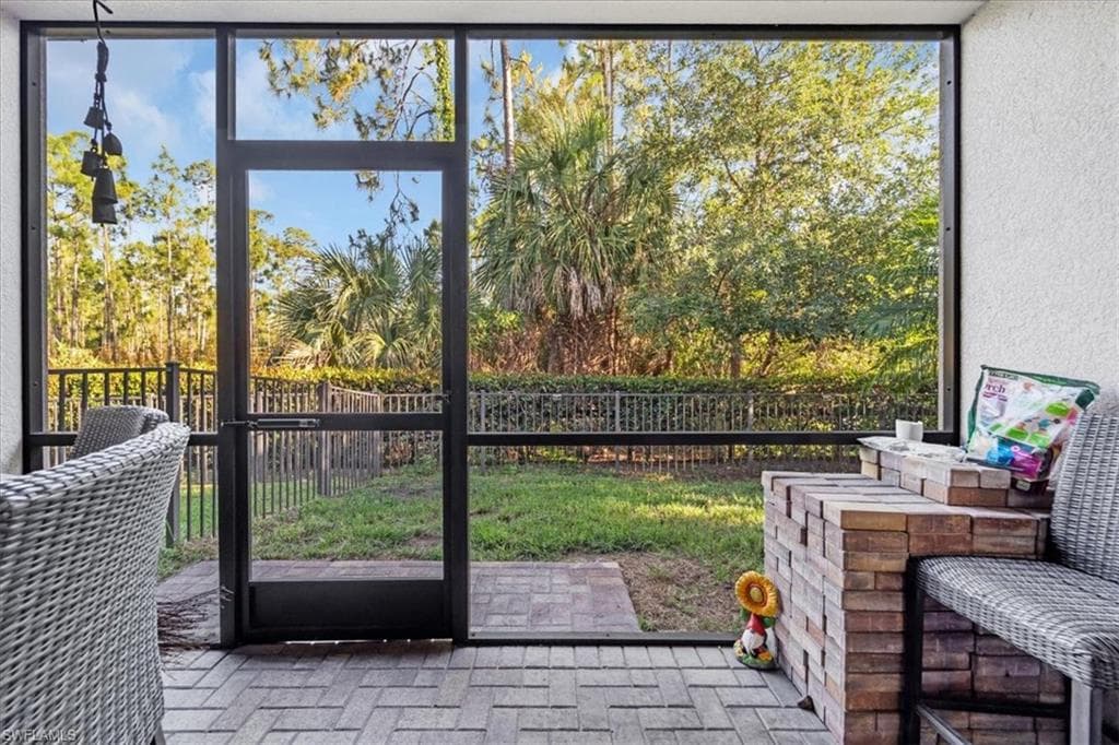 9052 Glenforest Dr, Naples, FL 34120-21