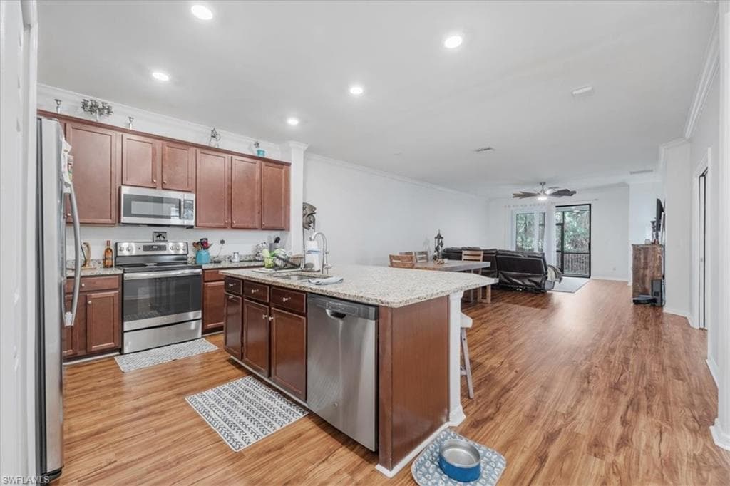 9052 Glenforest Dr, Naples, FL 34120-4