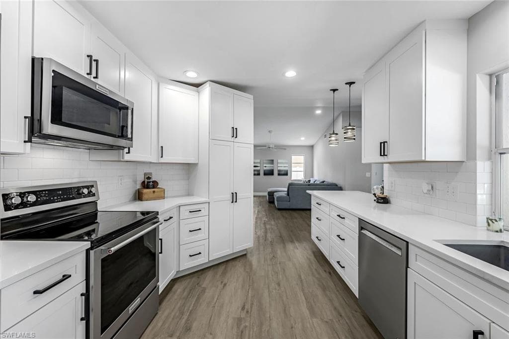 10268 Boca Cir, Naples, FL 34109-13