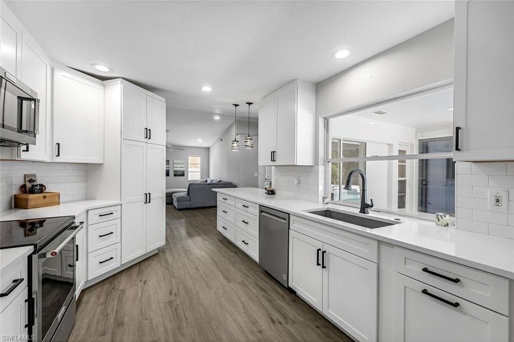 10268 Boca Cir, Naples, FL 34109-1