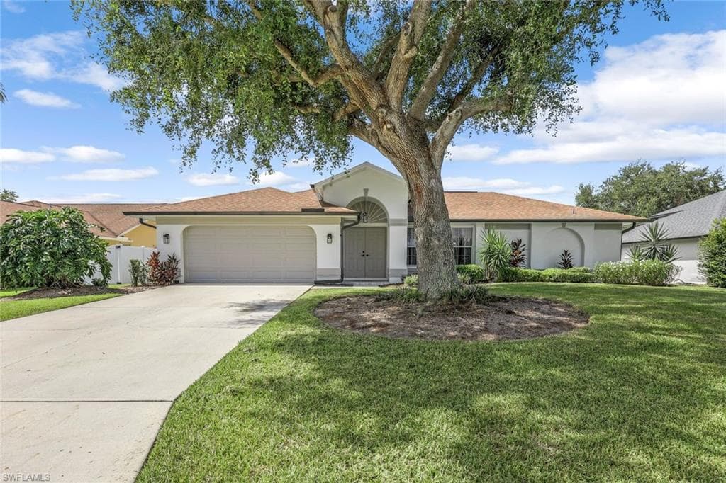 10268 Boca Cir, Naples, FL 34109-4