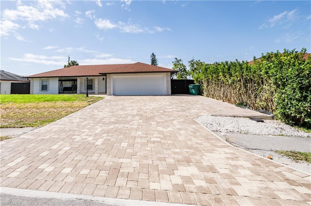 4924 20th Pl SW, Naples, FL 34116-2