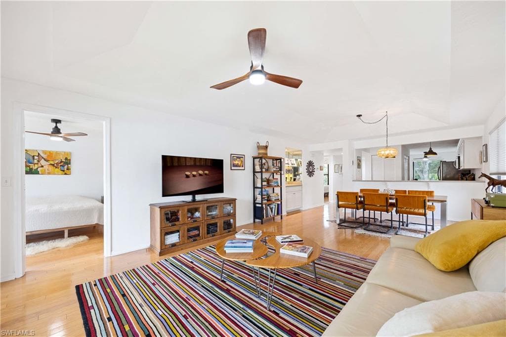 4241 Chantelle Dr D201, Naples, FL 34112-2