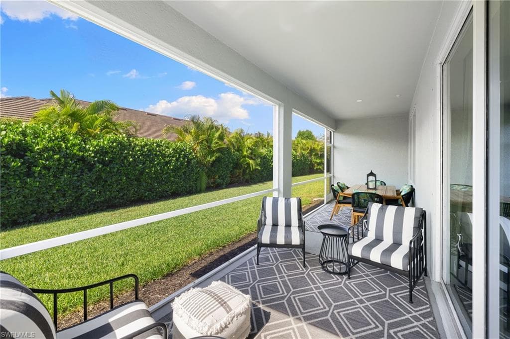 4665 Arboretum Cir 101, Naples, FL 34112-26