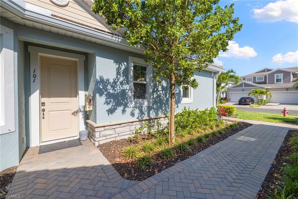 4665 Arboretum Cir 101, Naples, FL 34112-4