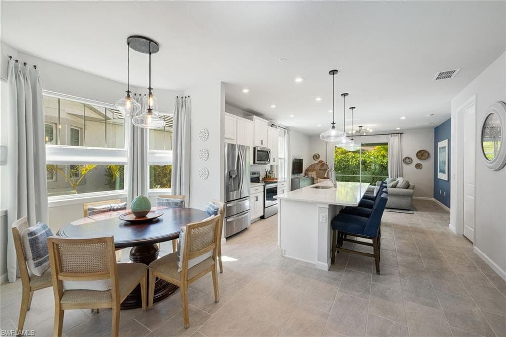 4665 Arboretum Cir 101, Naples, FL 34112-8